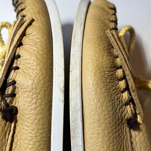 MINNETONKA Women’s Thunderbird Boat Moccasin Shoes Tan Size 7.5 - Picture 8 of 15